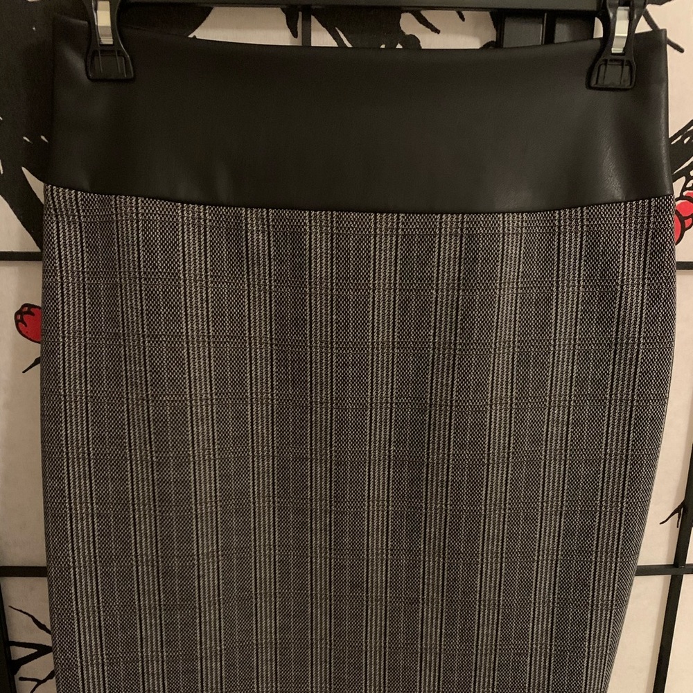2/$20 - Calvin Klein Black and Grey Skirt